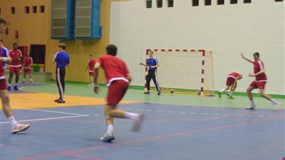 تدريبات قوية للمنتخبات المشاركة في بطولة البحر المتوسط لشباب اليد (صور)