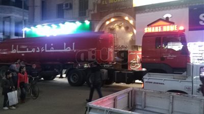 اندلاع حريق بعقار سكني في دمياط (صور)