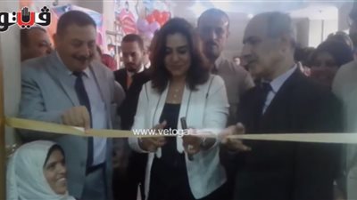 محافظ دمياط تتفقد معارض الفتيات بالشباب والرياضة (فيديو)