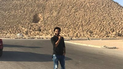 بالصور.. محمد صلاح في رحلة لـ«الأهرامات»