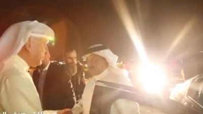 لحظة وصول محمد عبده للمشاركة في حفل أنغام بالسعودية (فيديو)