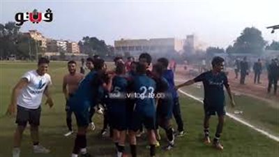 إنبي 99 يحتفلون بالتتويج بدوري الجمهورية بالشماريخ (فيديو)