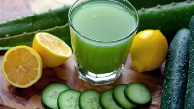 تخلصي من جفاف بشرتك بعصير الخيار والنعناع