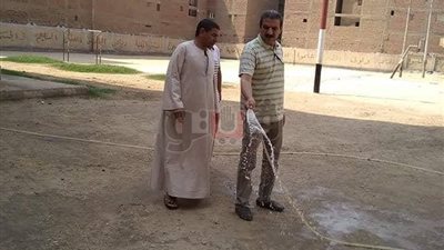 «فيها حاجة حلوة».. مدير مدرسة بالخصوص يتنازل عن مكتبه ويحوله فصلا لصالح طالب من ذوي الإعاقة.. مجلس الأمناء: مبادرة طيبة.. العمال: معروف بمواقفه الإنسانية ويشارك بنفسه في أعمال النظافة