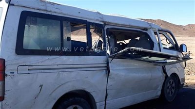 مصرع وإصابة 6 في تصادم ميكروباص وربع نقل على طريق 