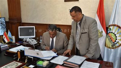 محافظ مطروح يصدق على فتح فصول جديدة لمحو أمية 2500 مواطن