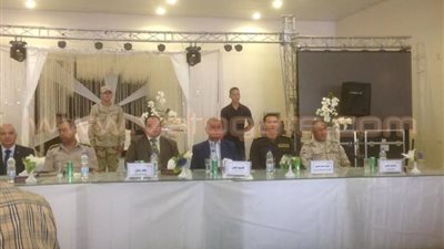 محافظ كفر الشيخ يكرم المستشار العسكري السابق بالمحافظة