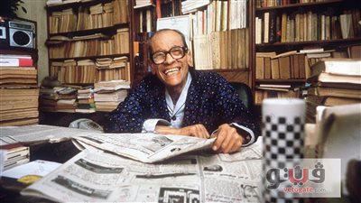 نرشف عطر نجيب محفوظ في الذكرى الـ11 لرحيله.. «أديب نوبل»: الدين ليس ناديا رياضيا والحجاب موضة.. طه حسين أغواني والحياة بلا أدب بؤس كامل.. أحمد مظهر صاحب «الحرافيش» ولقمة العيش أهم 