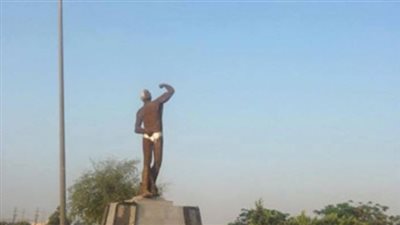 ننشر حقيقة تمثال «القوة البدنية» بالإسماعيلية