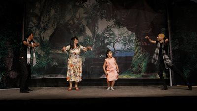 عصافير الجنة تقدم «بقلظ ولؤلؤة» (صور)