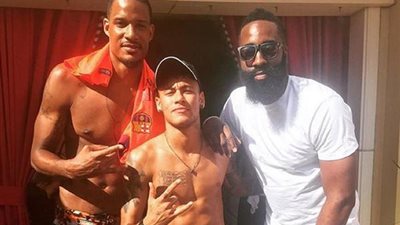 «نيمار» يقضي إجازته برفقة نجوم السلة في الدوري الأمريكي