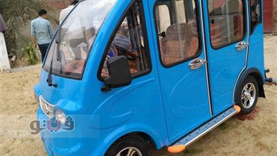 حملة سخرية من شكل أرخص سيارة: «توك توك ومتركب له جراب أيفون»