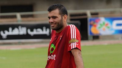 إيفونا وأنطوي يهددان استمرار متعب مع الأهلي