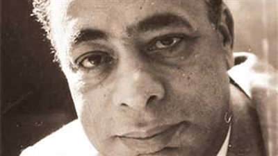 رشاد رشدي يكتب: الزهور لا تذبل أبدا