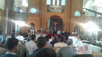توافد الأقباط على دير مارمينا ببرج العرب لدفن ضحايا تفجير المرقسية