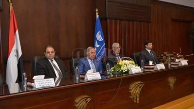 «مصر للطيران» تكرم النماذج المضيئة خلال 2017.. مكتب المبيعات الخارجية لتوقيعه العديد من البروتوكولات.. أطقم الضيافة لتوفيرها النفقات.. ومحمد حسن لتميزه في عرب أيدول