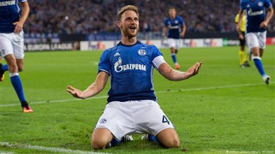 هوفيديس في تورينو تمهيدا لانتقاله إلى يوفنتوس