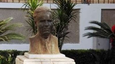 «الإبداع المصرى» تطالب بإصلاح تمثال «طه حسين»