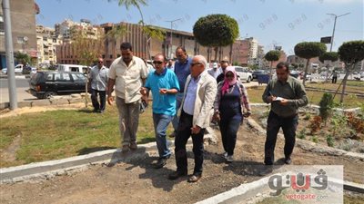 محافظ بورسعيد يشيد بتطوير مسطح بحي المناخ بالجهود الذاتية