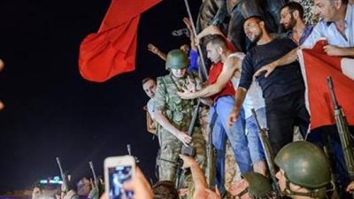 «الانقلاب التركي» الفاشل في عيون مثقفي العرب (تقرير)