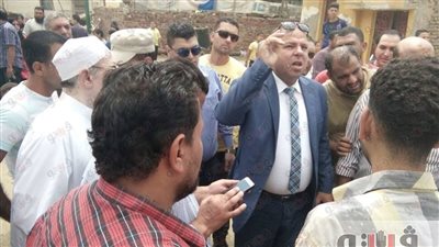 مساعد محافظ كفر الشيخ يتفقد أعمال النظافة وطرح السلع بإحدى القرى