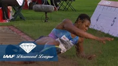 بالفيديو.. لحظة سقوط «باروكة» رياضية أثناء مشاركتها في بطولة دولية