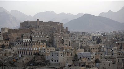 سفارة أمريكا في صنعاء تسرح 360 موظفا يمنيا