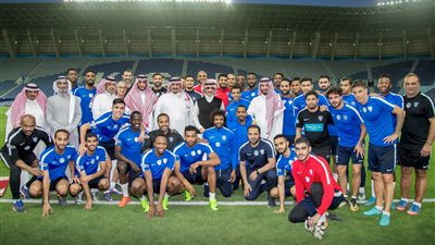 الوليد بن طلال يحتفل بحصد «الهلال» الدوري السعودي