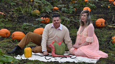 جلسة تصوير غريبة لامرأة حامل بمناسبة الهالوين (صور)