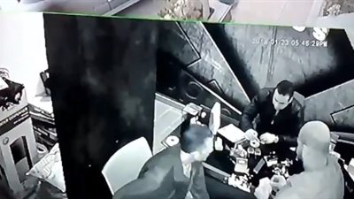 فيديو يوثق واقعة رشوة في حي المقطم