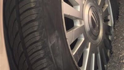 شاهد.. ماذا حدث لسيارة سعودي تركها ليلا أمام منزله بالرياض