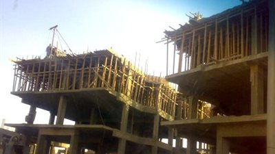 ضريبة القيمة المضافة تربك قطاع المقاولات.. مخاوف من تعطل حركة التشييد والبناء.. و10% ارتفاعا في تكلفة تنفيذ المشروعات.. المرشدي: لا بد من تطبيق العقد المتوازن بين المقاولين والحكومة