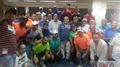 بالصور.. المشرف على الكرة بالمقاولون يعقد جلسة مع مدربي الناشئين