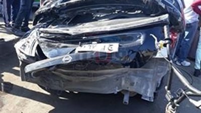 انقلاب سيارة ملاكي من أعلى كوبري ناهيا وإصابة قائدها (صور)