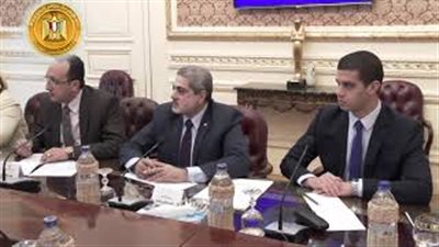 مدبولي يبحث سداد مديونية الجهات الحكومية لـ«المقاولون العرب»