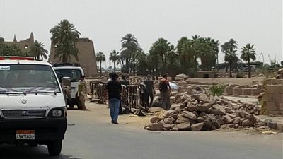 أعمال كشف طريق الكباش تتسبب في عناء أهالي البر الغربي بالأقصر (صور)