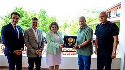 سفير مصر بقبرص يزور معسكر الزمالك