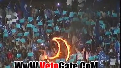 بالفيديو.. جماهير الهلال ترسم شعار فريقها 