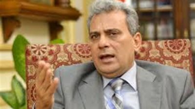عمال جامعة القاهرة يطالبون جابر نصار بصرف مكافأة العيد