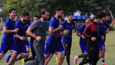 تدريبات استشفائية للاعبي الأهلي الأساسيين استعدادا للداخلية