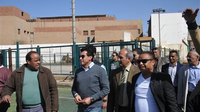 وزير الرياضة يتفقد مراكز الشباب بأسوان (صور)
