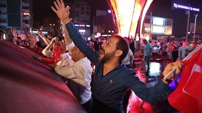 باحث في الشأن التركي: الانقلاب لن ينتهي بسهولة