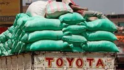 ضبط سيارة بها 64 شوال دقيق قبل بيعه بالسوق السوداء في الأقصر