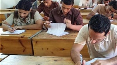 ردود فعل متباينة بين طلاب الثانوية الأزهرية عن امتحانات «البوكليت».. صبحى: «مناسب جدا والوقت كاف للإجابة».. عمار: «نفكر ١٠٠ مرة قبل ما نجاوب على أي سؤال».. ومحمد: «ي