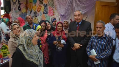 محافظ المنيا يفتتح معرض المنتجات اليدوية بالمجلس القومى للمرأة