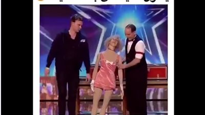 بالفيديو.. رجل يحول دمية إلى امرأة حقيقية