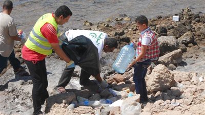 بالصور.. انطلاق حملة «حلوة يا بلدي» بمدينة دهب في جنوب سيناء