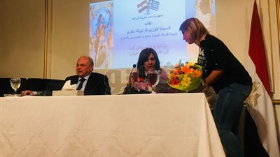 نبيلة مكرم: دور المصريين بالخارج مباركة وطنهم وليس توجيه اللوم له