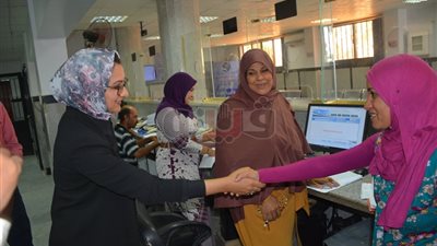 نائب محافظ الوادى الجديد تتفقد المركز التكنولوجي لخدمة المواطنين (صور)