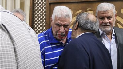 جلال إبراهيم وشحاتة ويونس في عزاء عبدالرحيم محمد (صور)